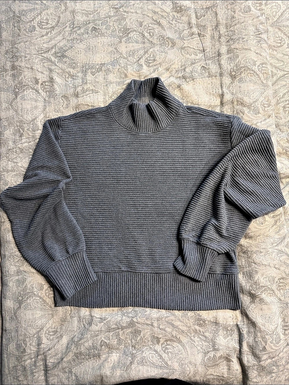 Calla Ribbed Turtleneck Sweater in Gray Size Small